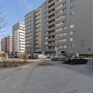Apartament Avia Three Bedroom Two Balcony Ac & Parking By Renters, Kraków