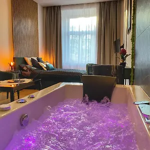 Apartament Czarny Z Jacuzzi, Kraków